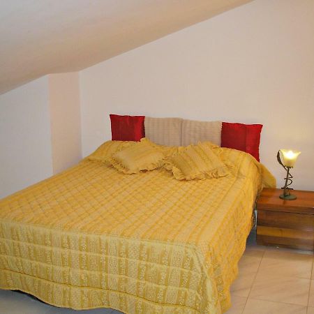 Appartamento Per 4 Persone Acerra Buitenkant foto